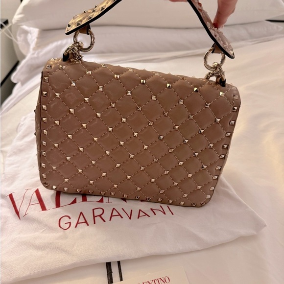 VALENTINO GARAVANI MEDIUM NAPPA ROCKSTUD SPIKE BAG - Picture 3 of 10